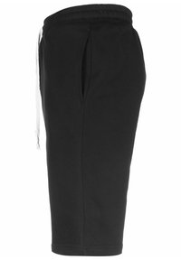 Črne kratke hlače do kolen z elastičnim pasom in belim vrvico, opremljene s stranskimi žepi in sproščenim krojem.