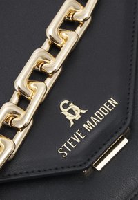 Steve Madden BINDIO - Kabelka - black