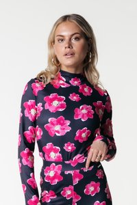 Colourful Rebel NEYO POPPY FLOWER PEACHED TURTLENECK - Camisola de manga comprida - bright pink
