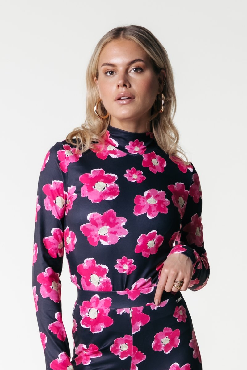 Colourful Rebel NEYO POPPY FLOWER PEACHED TURTLENECK - Camisola de manga comprida - bright pink