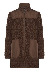 Hnědý fleecový kabát s hladkým horním panelem, vysokým límcem, předním zipem a velkými bočními kapsami. Má strukturovaný, načechraný povrch.