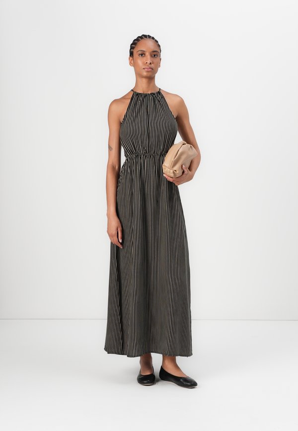 AMERICAN NECKLINE DRESS - Maxi dress2