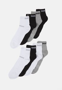Unselected, black/grey mix