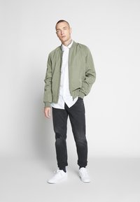 Thumbnail Image 2