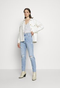 ONLY ONLASTRID SINGLET - Top - cloud dancer