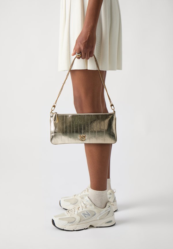 HORIZONTAL FLAT ANGUILLA LAMINATA - Clutch