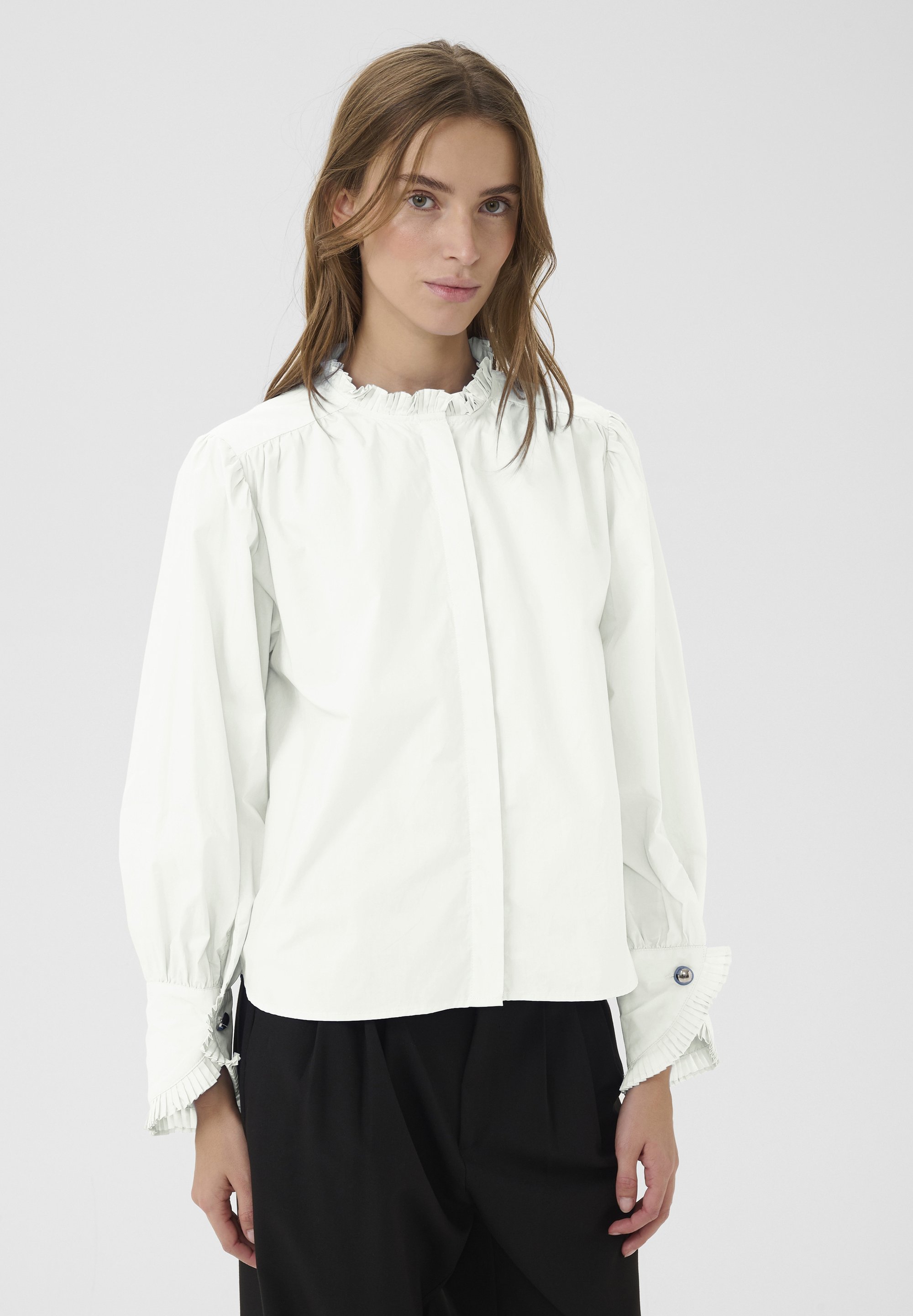 SALDI / Blusa floreale con colletto puritano a maniche lunghe - Italia
