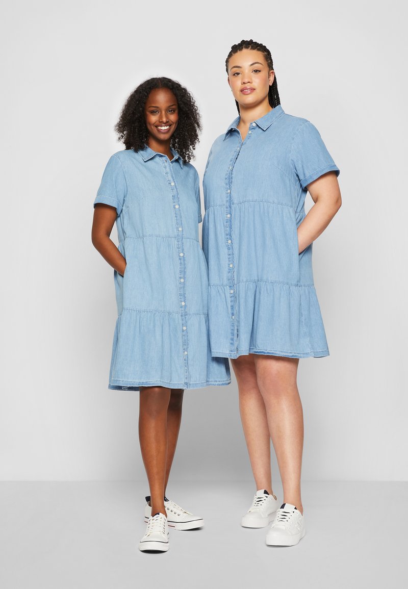 GAP TIERED MINI SHIRT DRESS Denim dress light wash/lightblue denim