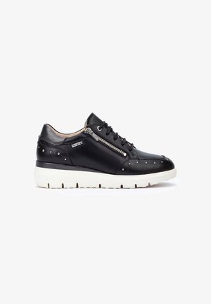 Pikolinos Zapatillas - black