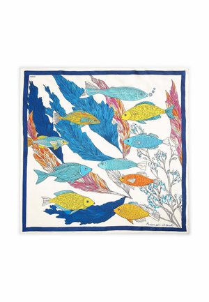 Pañuelo cuadrado con peces ilustrados y coloridos nadando entre algas azules y rosas sobre un fondo blanco enmarcado por un borde azul.