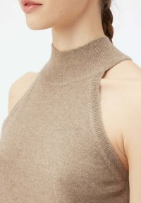 GOBI Cashmere TURTLENECK - Top - taupe