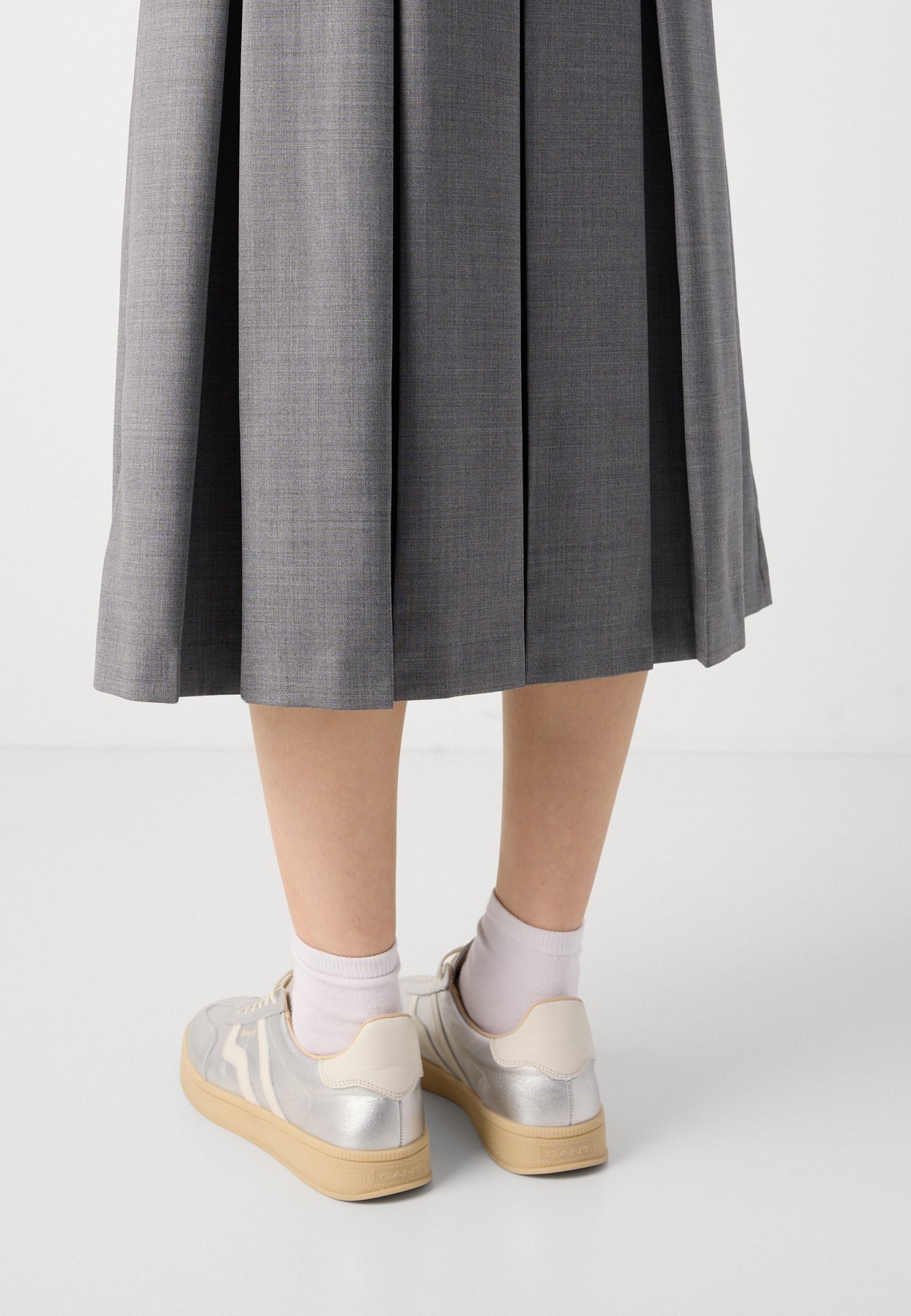 MIDI PLEATED SKIRT