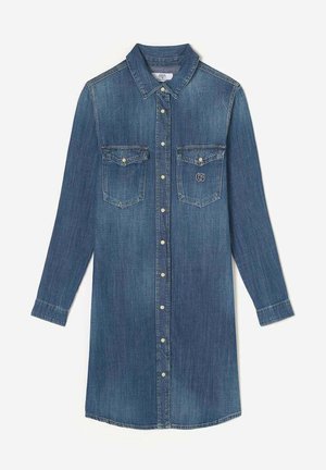 Donkerblauwe denim jurk met een puntige kraag, lange mouwen, twee borstzakken en knoopsluitingen aan de voorkant.