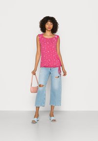 Ragwear MIKE - T-shirt estampada - magenta