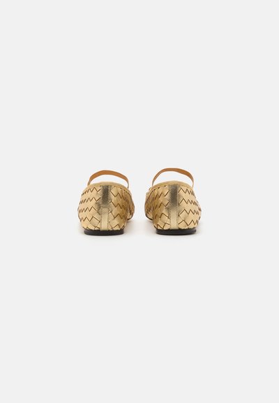 Loeffler Randall LEONIE SOFT BALLET FLAT - Balerínky s remienkom okolo členku - gold