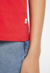 Guess Jeans - T-shirt z nadrukiem