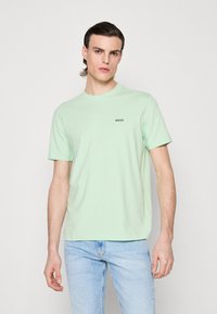 BOSS TEE - Jednoduché tričko - open green