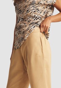 Freddy Pantalones - irish cream direct dyed