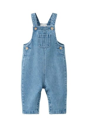 Salopette en denim bleu clair avec bretelles ajustables, poche avant et boutons en bois en accent. Texture lisse et coupe droite.