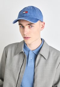 UNISEX - Cap - acid wash dark denim