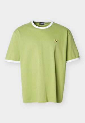 Lichtgroen T-shirt met korte mouwen, witte kraag en mouwranden, met een klein geel vogellogo op de linkerborst.