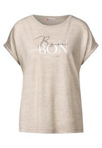 Camiseta de manga corta beige, hecha de tela suave, que cuenta con un gráfico impreso "BON BON" en texto blanco y negro, con un corte relajado y cuello redondo.