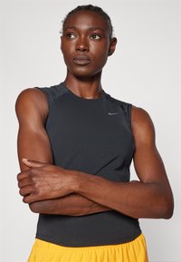 Nike Performance - Top