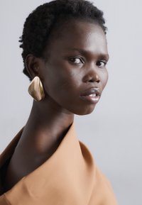 Cult Gaia ERIN EARRING - Uhani - gold-coloured