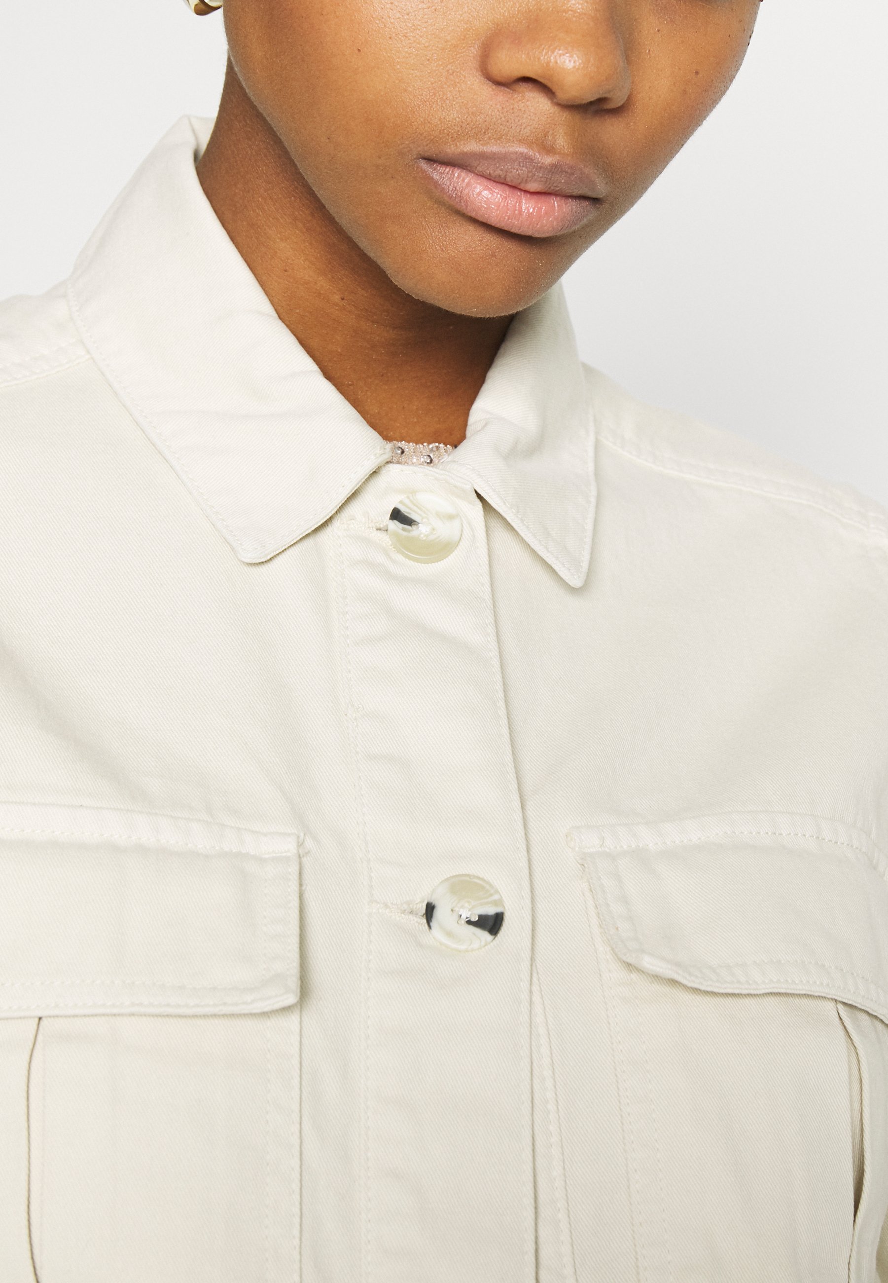 Miss Selfridge BELTED TWILL JACKET Jeansjakke ivory Miss Selfridge Lett jakke ivory Zalando.no