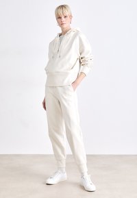Thumbnail Image 3