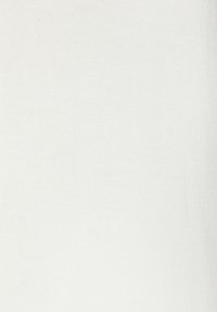 Valge puuvillane kangas, millel on sile ja ühtlane tekstuur. Ei mingeid nähtavaid mustreid ega märke, sobib erinevate rõivaste jaoks.