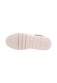 Gabor schoenzool, lichtbeige rubber met een gestructureerd grip patroon en richels, afgeronde hak en logo detail ingebed in de zool.