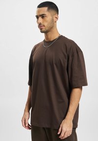 DEF - Lihtne T-särk - dark brown Väikepilt 1