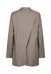 Sivý blejzer so štruktúrovaným dizajnom, s výrezom na golieri, dlhými rukávmi a výrazným detailom na zadnej strane. Hladká textúra.