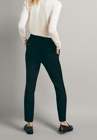 Massimo Dutti Pantalon classique - black