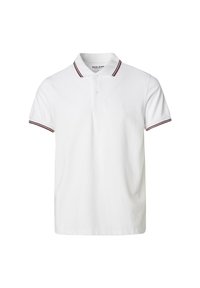 Camisa polo blanca de algodón, con una tapeta de dos botones, mangas cortas y acentos burdeos en el cuello y los puños.