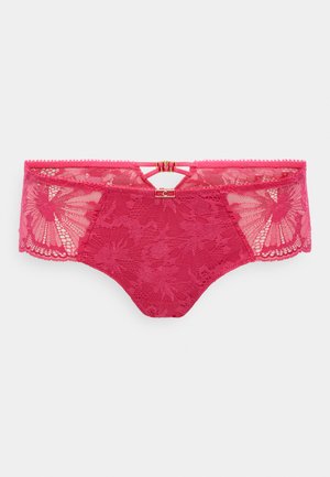 Mutande rosa in pizzo con motivi floreali, dotate di bordo scallop e dettagli in oro. Texture morbida e design a vita alta.