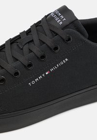 Tommy Hilfiger Tossud - black
