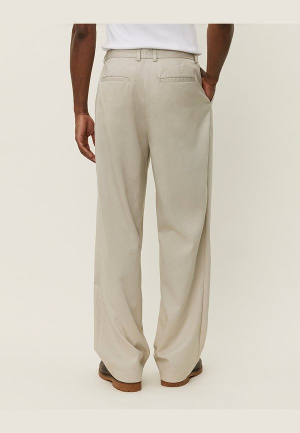 RANDALL - Trousers - light sand2