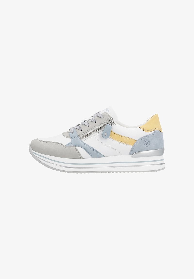 Witte sneaker met grijze, blauwe en gele accenten. Beschikt over een getextureerde afwerking, vetersluiting aan de voorkant en een zijkant met ritssluiting. Dikke witte zool.