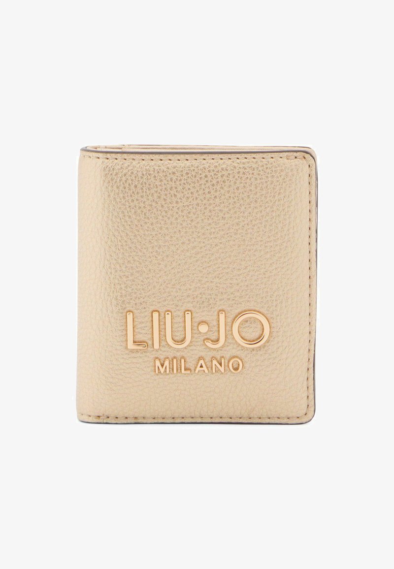 Portafoglio in pelle beige con finitura texturizzata, logo in rilievo dorato "LIU·JO MILANO" e cuciture a contrasto lungo i bordi.