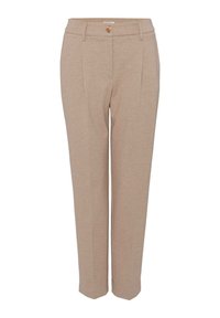 Pantalon beige tailleur à jambes droites, avec plis plats à l'avant, passants pour ceinture et une seule fermeture par bouton marron à la taille.