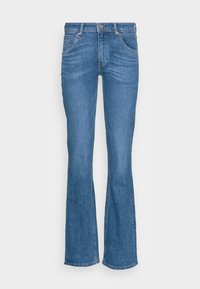 Jeans acampanados de color azul hechos de mezclilla con un diseño clásico de cinco bolsillos, que cuentan con un cierre de cremallera y botón y detalles de costura.
