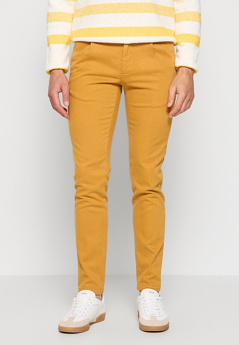 ASPESI Chino geel