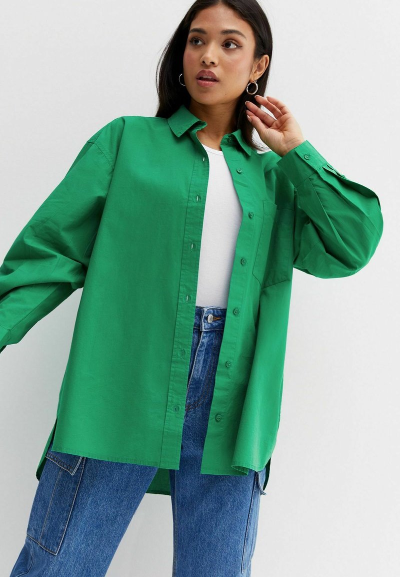 New Look Petite PETITE POPLIN OVERSIZED BUTTONDOWN BLOUSE Button