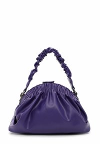 Sac à main en cuir violet avec un design froncé et une poignée à volants. Présente une texture lisse et une fermeture supérieure sécurisée.