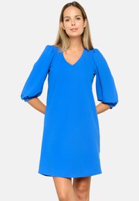 LolaLiza STRAIGHT WITH BALLOON SLEEVES Robe de jour blue/bleu