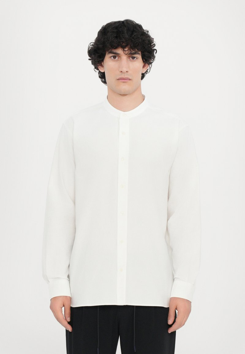 CLOSED COLLARLESS SHIRT - Camicia - white