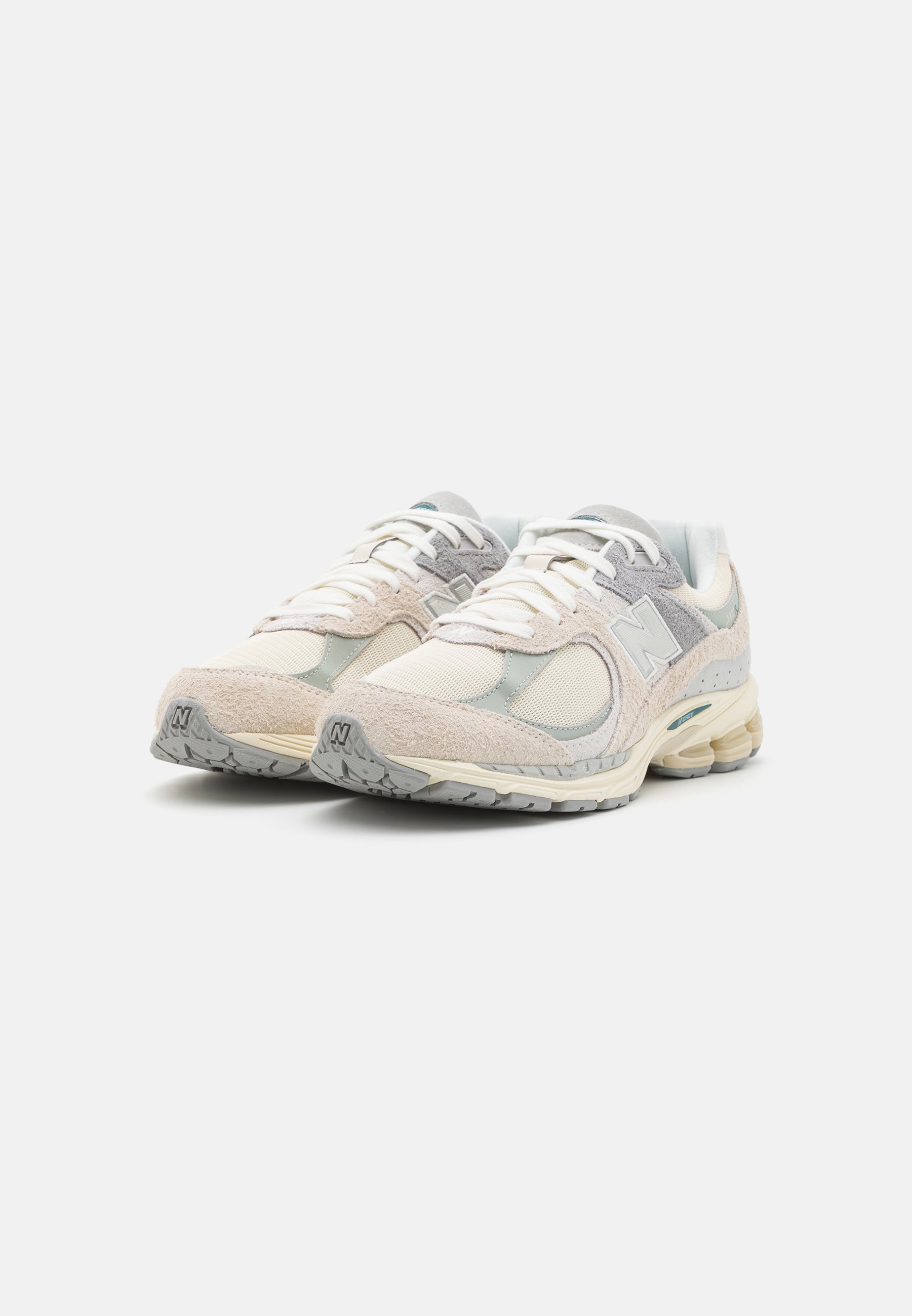 New Balance M2002 UNISEX - Trainers - beige/grey/beige - Zalando.co.uk