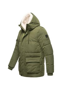 Giacca imbottita verde oliva con cappuccio foderato in pile, numerose tasche, chiusura con zip e polsini a coste, con texture trapuntata.